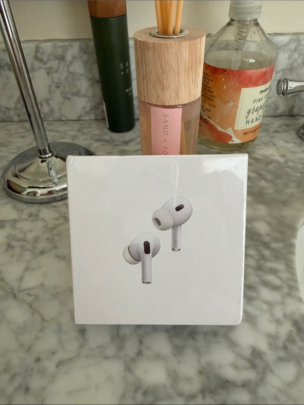 NWOT Earphone (2nd generation) Charging Case